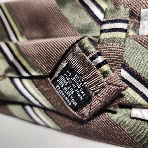 Giorgio Armani Silk Necktie - Picture 5 of 5